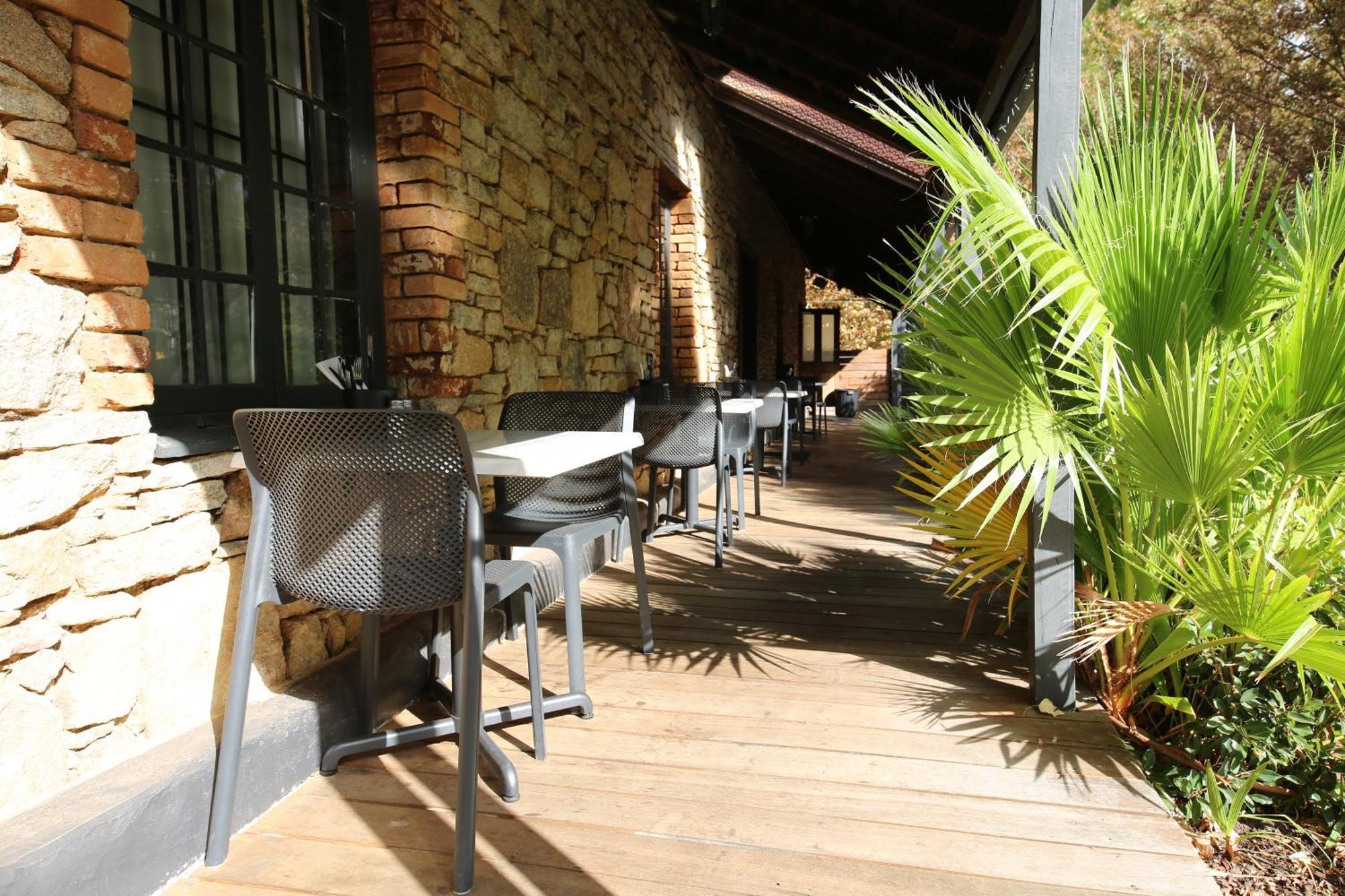 Mahogany Creek Mahogany Inn And Distillery מראה חיצוני תמונה